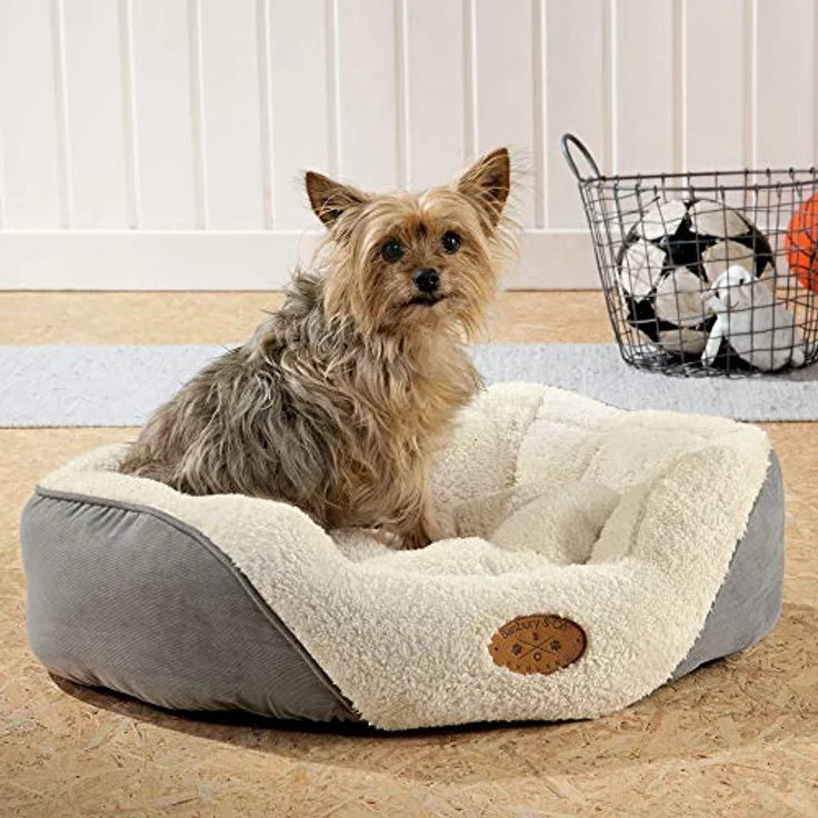 Pet Brands Banbury & Co Luxus-Hundebett / -Katzenbett, klein, superweich mit künstlichem Schafspelz, abnehmbarem Kissen, PU Abzeichen, zweite Farboption, waschbar – Bild 5