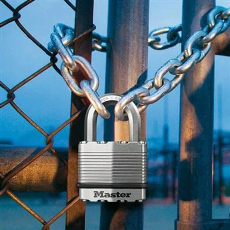 MASTER LOCK Hochsicherheits Vorhängeschloss [Schloss mit Schlüssel] [Laminiertem Stahl] [Wetterfest] [Medium Bügel] M15EURDLF - Ideal für Lagerräume, Lagerschuppen, Garagen, Zäune – Bild 3