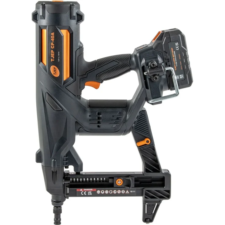 KYOCERA UNIMERCO TJEP 18V Akku Betonnagler CP-40A, inkl. 4,0 Ah Akkus und Ladegerät, zuverlässiges Werkzeug für Beton und Trockenbau