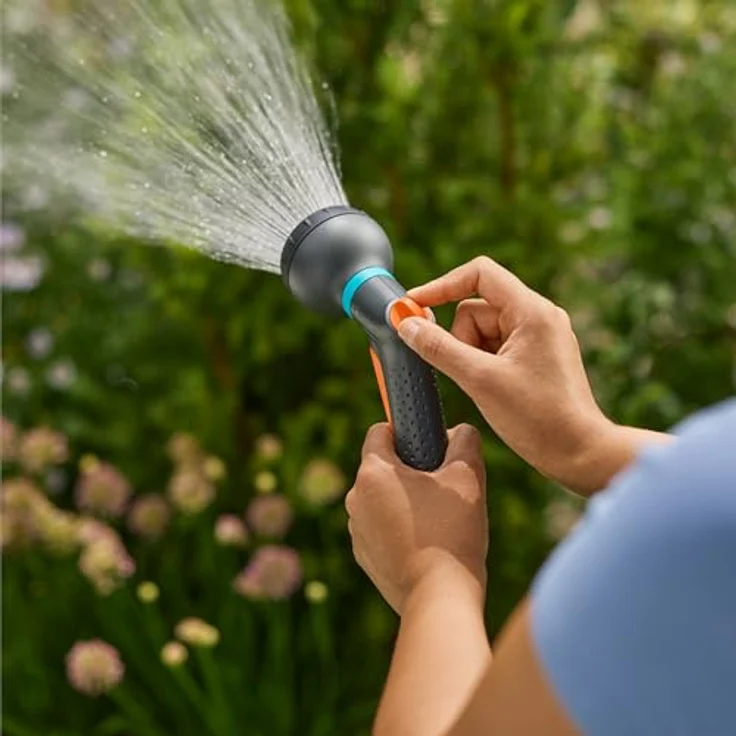 Gardena Bewässerungsbrause Classic, Softsprühbild mit stufenlos einstellbarer Wassermenge, wetterbeständig gegen UV-Strahlung und Frost – Bild 11