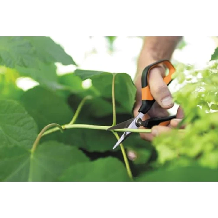 Fiskars Universalgartenschere SP15, Länge 23,8 cm, Hochwertige Stahlklingen-Kunststoff Griff, Schwarz-Orange, Solid, 1051602 mittelgroß – Bild 3