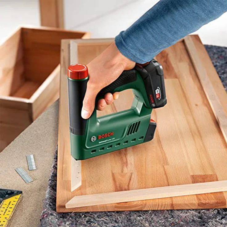 Bosch Akku-Tacker UniversalTacker 18V-14 (Tackern/heften in Weich-und Hartholz; für Klammern und Nägel; Schnellfeuermodus; 18 Volt System; mit 1000 Feindrahtklammern; ohne Akku) – Bild 5