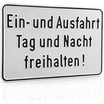 Betriebsausstattung24® Hinweisschild „Ein- und Ausfahrt Tag und Nacht freihalten!“ | Aluminium | 25,0 x 15,0 cm, zur Grundbesitzkennzeichnung
