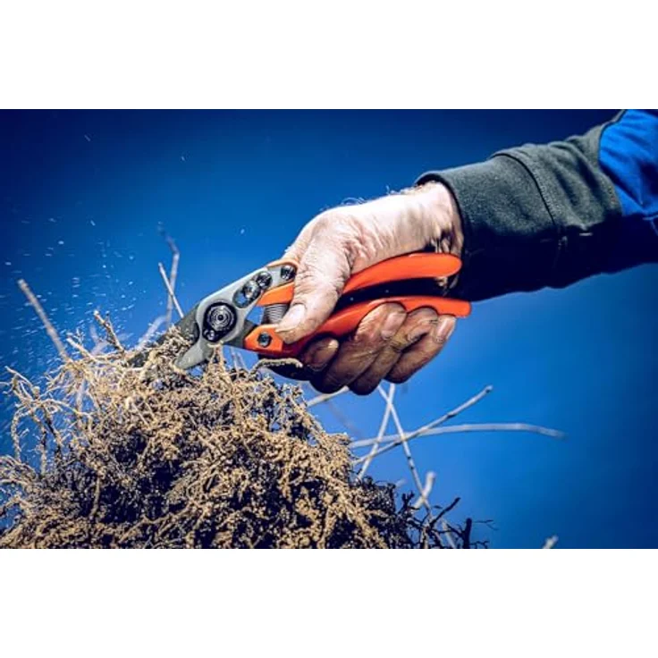 Original LÖWE 11 Profi Gartenschere Bypass Schere 11 107 mit antihaftbeschichteten Stahlklingen - leichte und scharfe Baumschere zweischneidig ideal für präzisen Schnitt an Blumen Zweige Obstbaum – Bild 2