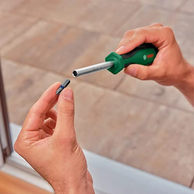 Bosch Mobility-Handwerkzeug 26-teilig, Set mit 1/4'-Ratsche, Kombizange und Universalschraubendreher in praktischer Stofftasche – Bild 5
