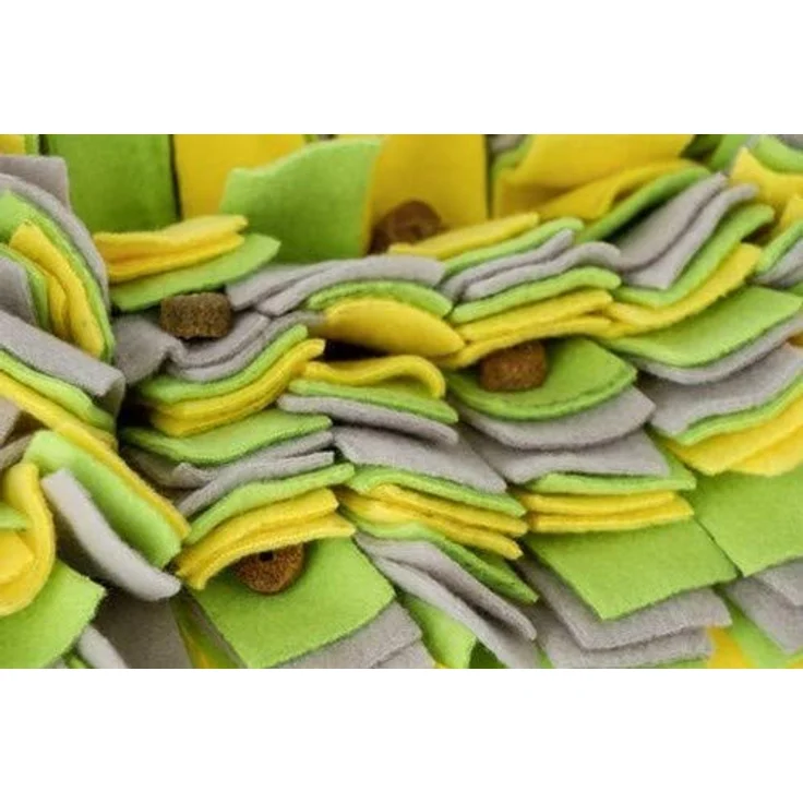 Kerbl Schnüffelteppich Hund - Schnüffel-Matte für Hunde - Interaktives Hunde-Spielzeug - 70 x 50 cm – Bild 4