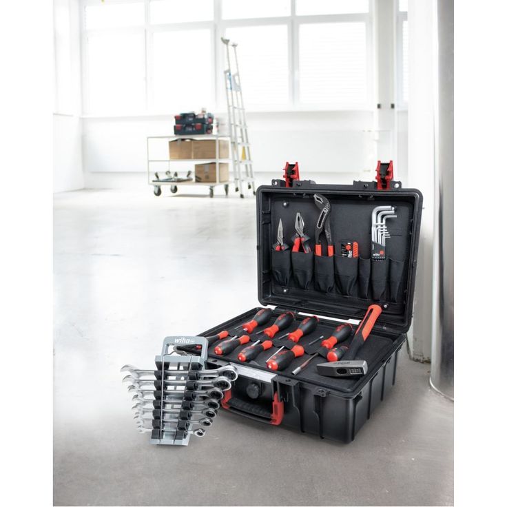 Wiha Lehrlingskoffer für Elektroinstallation 39-teilig VDE (45257) I Profi Werkzeugkoffer Elektriker mit Grundausstattung bestückt I Werkzeugaufbewahrung befüllt I Aufbewahrung