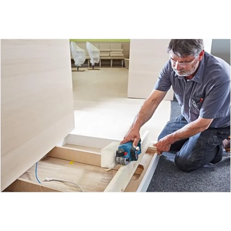 Bosch Professional 12V System Akku Hobel GHO 12V-20 (Hobelbreite max: 56 mm, inkl. 2x3,0 Ah Akku + Ladegerät, 2x Hobelmesser, in L-BOXX 136) – Bild 6