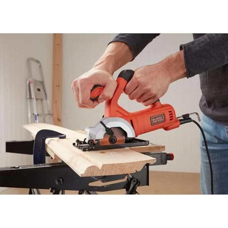 Black+Decker BES510-QS Kompakt-Handkreissäge (400 Watt, mit Zweithandgriff, werkzeuglose Schnitttiefenverstellung, Staubabsaugvorrichtung, inkl Grob und 1x Feinsägeblatt) – Bild 6