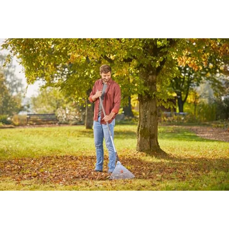 GARDENA combisystem-Verstellbesen: Laubrechen mit variabler Arbeitsbreite von 30-50 cm, ideales Gartenzubehör zum Zusammenfegen von Laub oder Grasschnitt, passend zu allen cs-Stielen (3103-20) – Bild 2