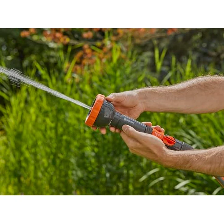 GARDENA Profi-System-Spritz-Brause: Gartenbrause für einen höheren Wasserdurchfluss, mit stufenlos regulierbarem Wasserstrahl (2847-20) – Bild 5