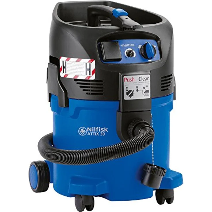 Nilfisk Sicherheitssauger ATTIX 33-2H PC 220-240V 50/60HZ EU ASBES (Gewicht: 14,5 kg, Max. Behältervolumen: 30 Liter, InfiniClean, Adapterplatte, Trolleygriff) 107412183, Schwarz/Blau – Bild 1