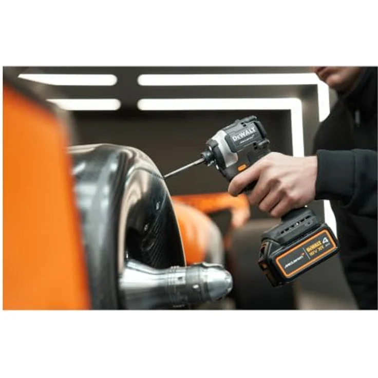 Dewalt DCF85MM2T-QW Akku-Schlagschrauber 18V, 4Ah, McLaren Edition, über 200 Nm Drehmoment, kompaktes Design, robuster Aluminium-Gehäuse   – Bild 6