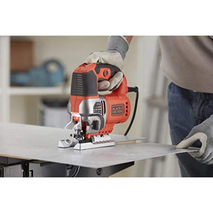 Black & Decker Elektronik-Pendelhub-Stichsäge (650W, 3 Pendelhubstufen, variable Hubzahl, Aluminium-Druckguss-Sägeschuh, Staubabsaugvorrichtung, für gerade-, Kurven- und Gehrungsschnitte) – Bild 7