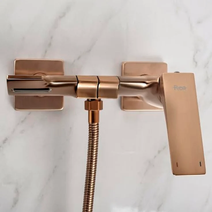 wohnwerk.idee Wannenarmatur Joe PREMIUM, Wasserfallauslauf für Wandmontage, robuste PVD-Beschichtung – Bild 4