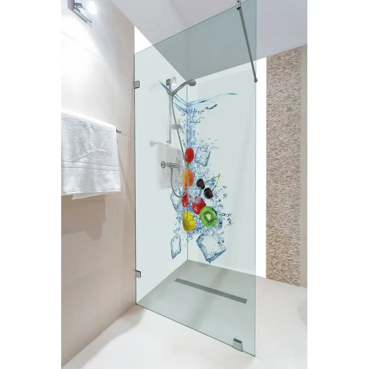 Wallario Duschrückwand Obst-Eiswürfel-Mix im Wasser mit weißem Hintergrund, (2-tlg) - Modernes Design, kratzfeste Oberfläche
