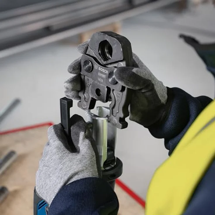 Bosch GPT 18V-19 Professional, Akku-Presswerkzeug mit 360° drehbarem Kopf und LED-Statuslicht, solo Variante – Bild 3