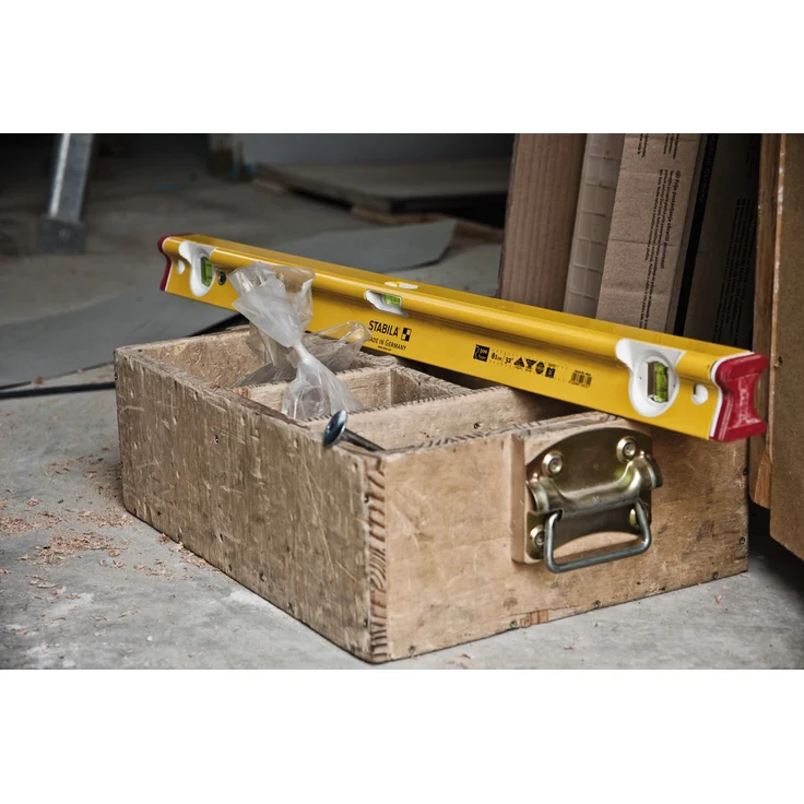 STABILA Wasserwaage Type R 300, 81 cm, verwindungssteifes Alu-R-Profil, 1 Horizontal-Libelle, 2 Vertikal-Libellen, stoßdämpfende Endkappen, integrierte Rutsch-Stopper, Made in Germany – Bild 21