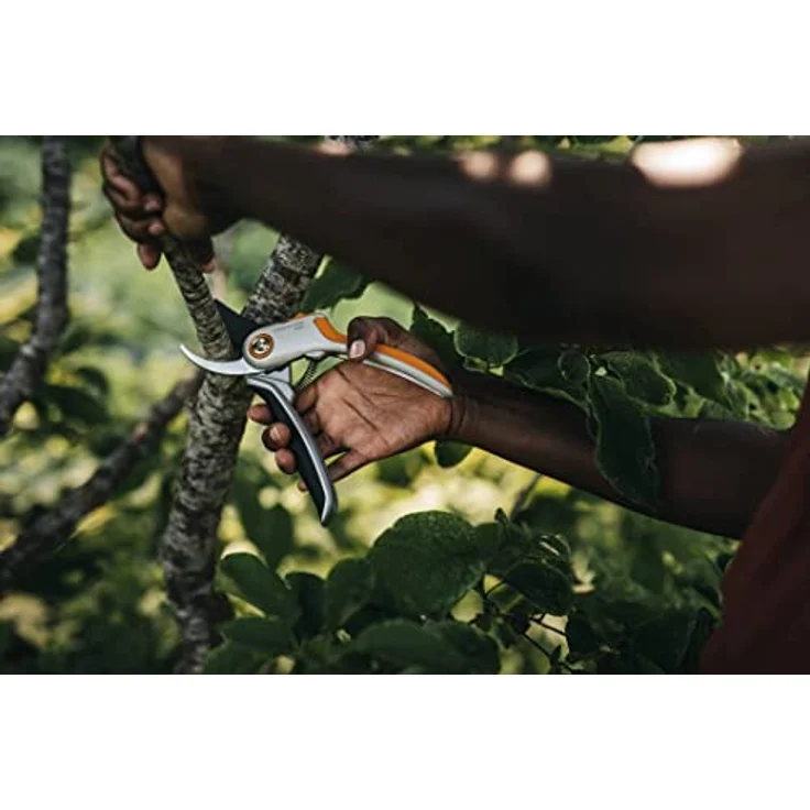 Fiskars 1057168 Plus Metall Gartenschere Bypass P531 – Bild 3