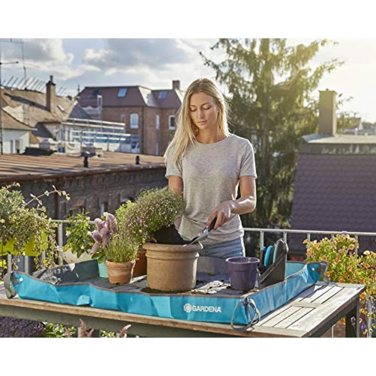 Gardena City Gardening Pflanzmatte M: Arbeitsunterlage für Pflanzarbeiten/Umtopfarbeiten, wasserabweisendes Textilgewebe, 100 x 120 cm (506-20) – Bild 3