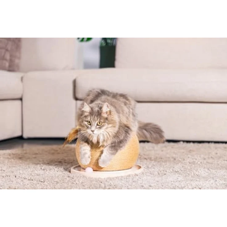 Designed By Lotte Kratzbrett Holz Kratz- und Spielball Mila braun, interaktives Spielzeug für Katzen mit Jute-Seil und Feder – Bild 5