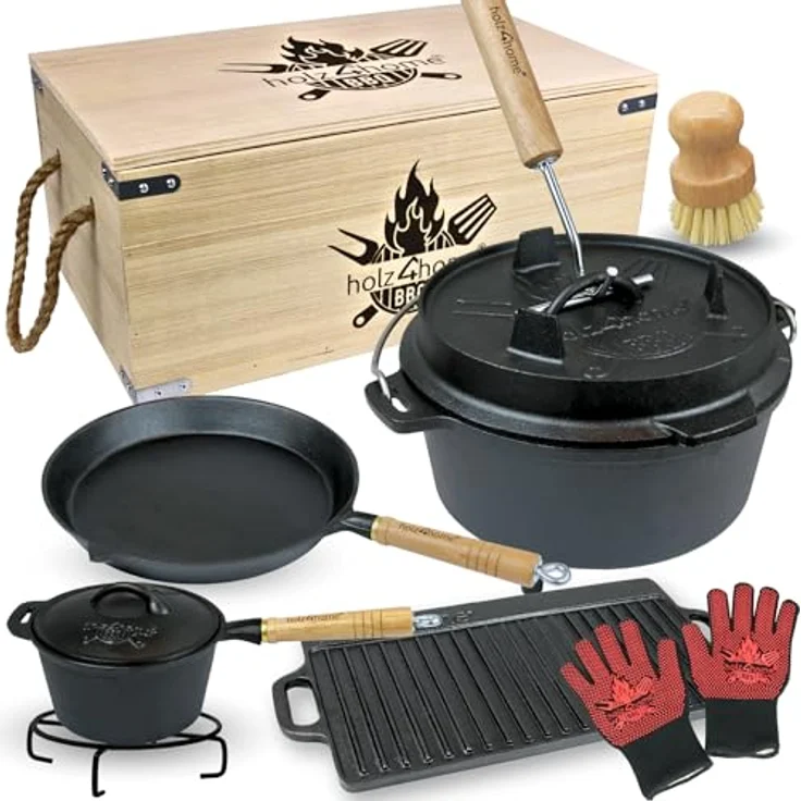 holz4home 9-teiliges Dutch Oven Set I 4,3L Feuertopf Gusseisen in Holzkiste I Pfanne Grillplatte Kochtopf Deckelheber Reinigungsbürste, Robustes Gusseisen, Vielseitige Anwendung, Hervorragende Wärmespeicherung, Pflegeleicht, Praktisches Zubehör – Bild 1