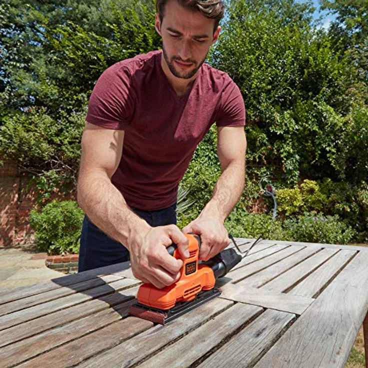 Black+Decker BEW210 Schwingschleifer (150W, Schleifplatten 90 x 187 mm, mit integrierter Staubabsaugung, zum Schleifen-Polieren von großen Flächen, inkl. 1 Schleifpapier K100) – Bild 4