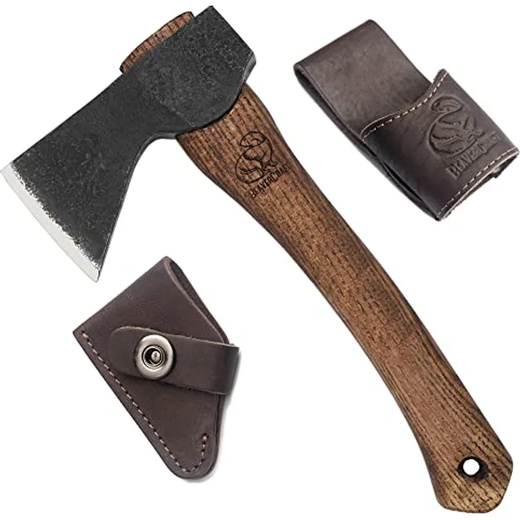 BeaverCraft AX1 Holzbearbeitungsaxt – Geschmiedete Bushcraft-Axt aus Kohlenstoffstahl mit ergonomischem Eschenholzgriff, inklusive Rindslederscheide für Camping und Outdoor-Aktivitäten