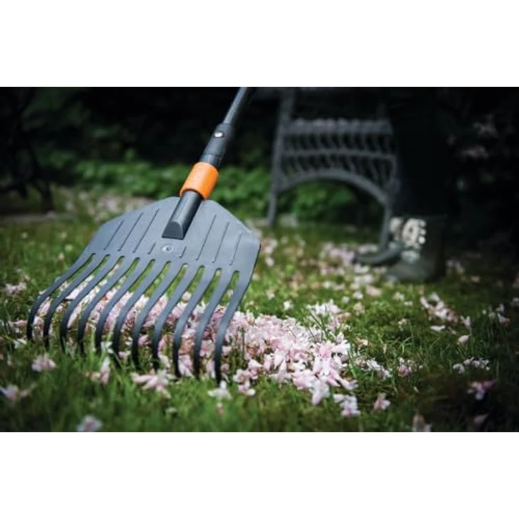Fiskars Laubbesen, Werkzeugkopf, Klein, 11 Zinken, Breite: 21,3 cm, Kunststoff-Zinken, Schwarz-Orange, QuikFit, 1000659 – Bild 6