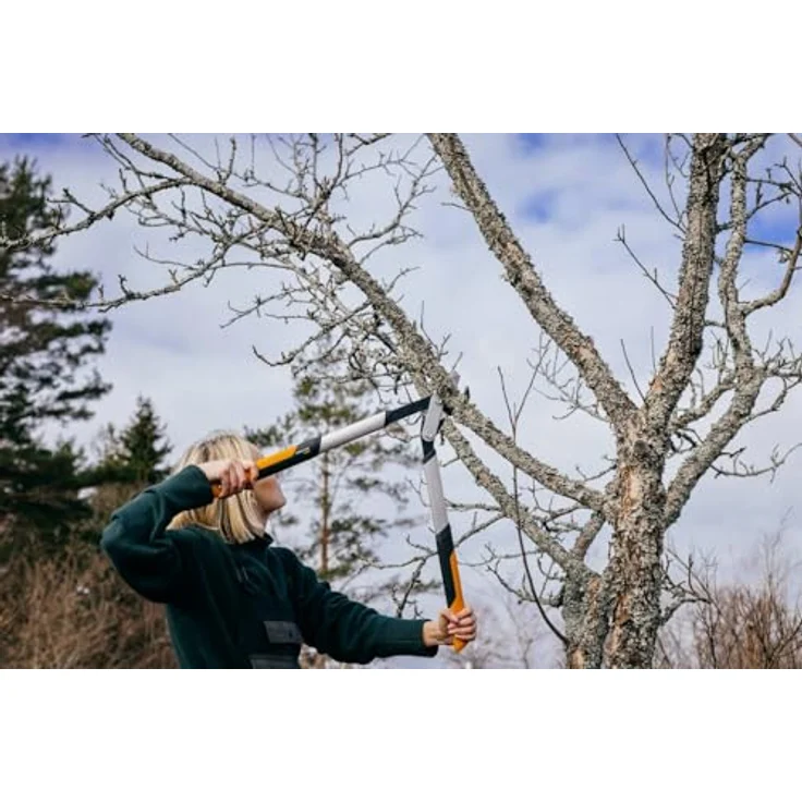 Fiskars PowerGear X Bypass-Getriebeastschere für frisches Holz, Antihaftbeschichtet, Gehärteter Präzisionsstahl, Länge 64 cm, Schwarz-Orange, LX94-M, 1020187 – Bild 3