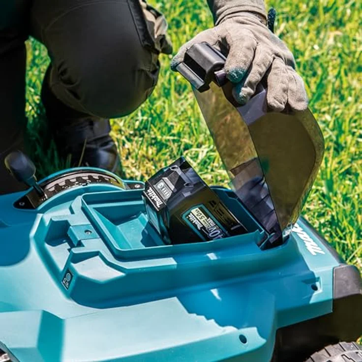 Makita Akku-Rasenmäher 'LM004GZ', max 40V, 43 cm Schnittbreite, 50 l, ideal für Rasenflächen bis 830 m², inkl. Mulchstopfen, zentral verstellbare Räder. – Bild 9