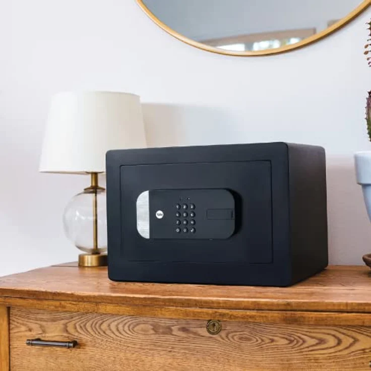 Yale Smart Safe - YSS/250/EB1 - Hohe Sicherheit - Gesicherte Tür - Heimtresor - Fernzugriff - Teilen von Zugangscodes - LCD-Tastatur-Kombisafe - geeignet für Schmuck und Dokumente – Bild 3