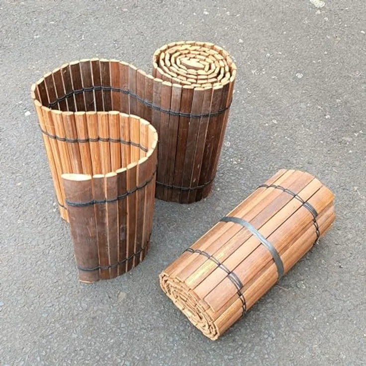 Bamboona Flexible filigrane dunkle Beetumrandung aus Bambusleisten, 200 cm x 40 cm, robust und wetterbeständig, umweltfreundlich