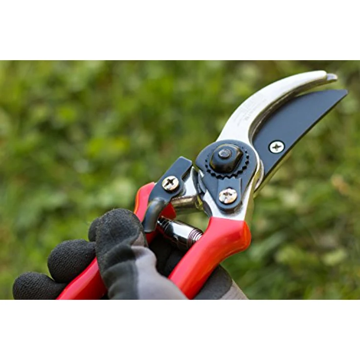 Meister Gartenschere mit Bypass-Klinge - Antihaft-Beschichtung - Geeignet für weiches Gehölz und Frischholz - Für präzise Schnitte - Rosenschere - Rebschere - Floristenschere - Bypass-Schere - 9719100 Rechtshänder mittelgroß – Bild 5