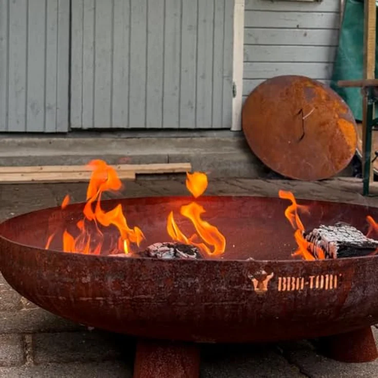 BBQ-Toro Feuerschale Ø 60 cm, Rostoptik, Outdoor Feuerstelle mit drei Standbeinen und zwei Griffen, vielseitig einsetzbar, robustes Stahlmaterial – Bild 3