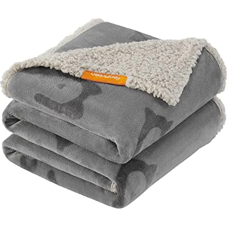 Feandrea wasserdichte Hundedecke, Sherpa Fleece Haustier Decke für mittelgroße und große Hunde, Katzen, 152 x 127 cm, XL, maschinenwaschbar, beidseitiger Sofabezug-Schutz, grau – Bild 1
