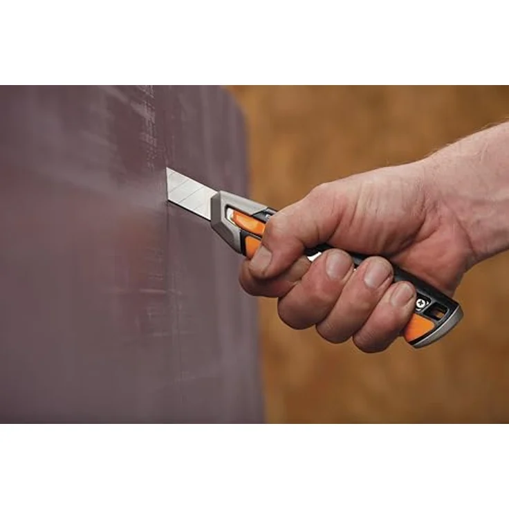 Fiskars Cuttermesser, Länge 16,5 cm, Inklusive Klinge (18mm), Rostfreier Stahl-Kunststoff, Schwarz-Orange, CarbonMax, 1027227 – Bild 6