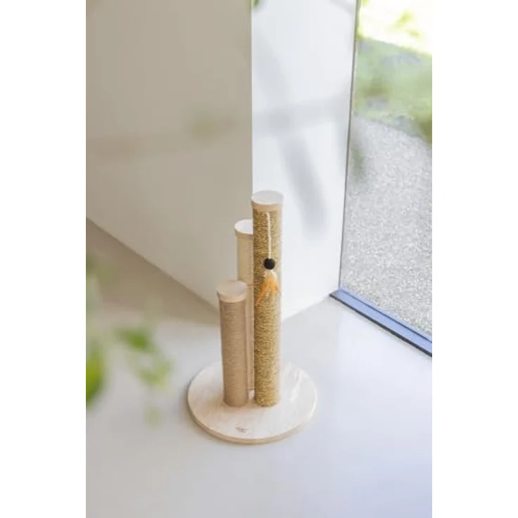 Designed by Lotte Willa (70 cm, Sand), Katzenbaum mit drei verschiedenen Kratzstämmen – Bild 3