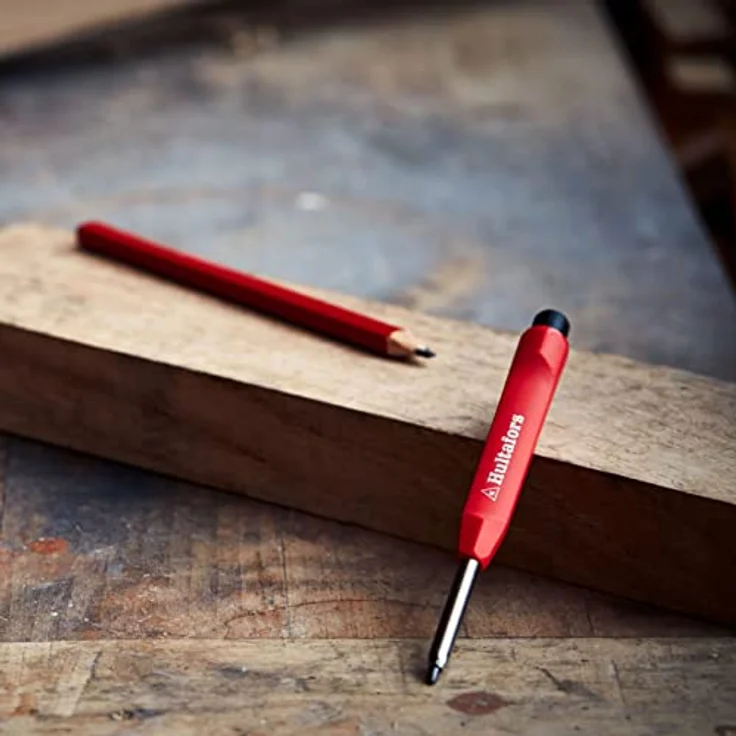 Profi Tieflochmarker inkl. Langlebiger Graphit-Mine & Spitzer I Hultafors I 1 Stück I Trockenmarker mit rutschfestem Clip I Zimmermannsbleistift für Oberflächen Holz, Beton, Kunstoff & Metall I 650100 – Bild 5