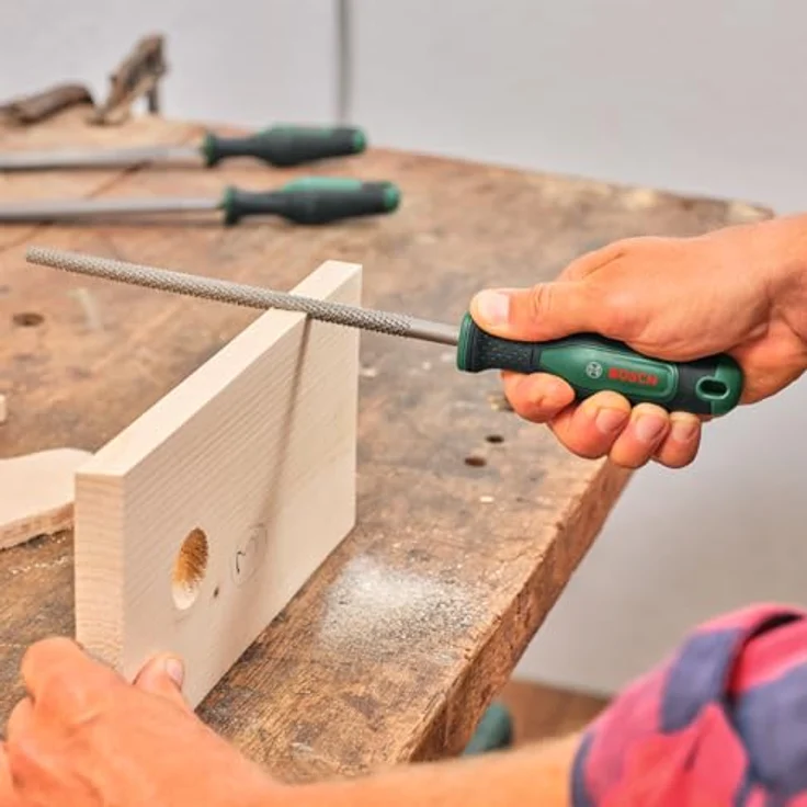 Bosch Raspel Set 3-teilig (Robustes Holzraspel Set inkl. Flach-, Halbrund- und Rundraspel; Harter Kohlenstoffstahl; Mittlerer Hieb 2; Ergonomischer Handgriff mit Softgrip) – Bild 2