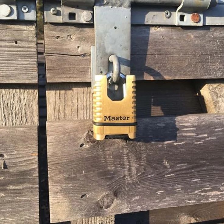 Master Lock Hochleistungs-Vorhängeschloss aus Massivmessing [geschlossener Bügel][Zahlenschloss] M1177EURD rostbeständig, sehr widerstandsfähig und wasserfest, messing – Bild 4