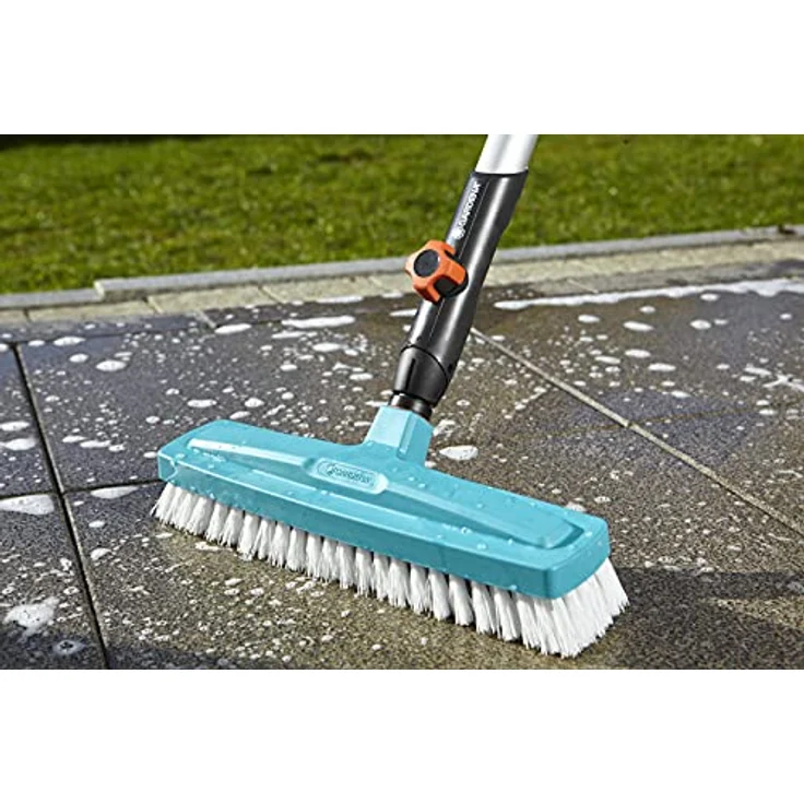 GARDENA combisystem-Schrubber: Optimales Werkzeug für die Reinigung im Haus, 30 cm Arbeitsbreite, hochelastische Polypropylen-Besteckung, möbelschonend durch abgerundete Kanten (3639-20) – Bild 4