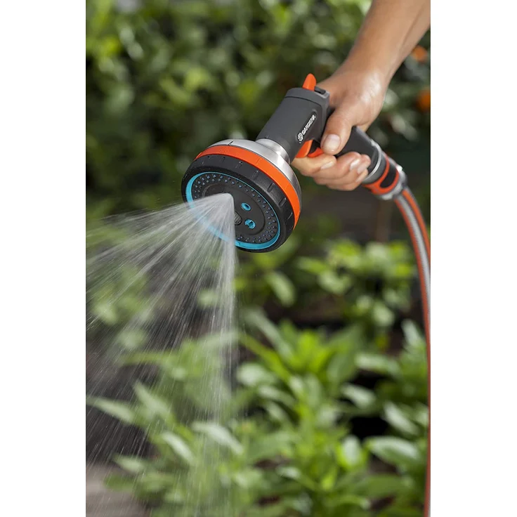 GARDENA Premium Multibrause Gartenbrause zum Bewässern und Reinigen, 5 Sprühbilder, Schmutzsieb, Dauerarretierung, robust, Frostschutz (18317-20) – Bild 3