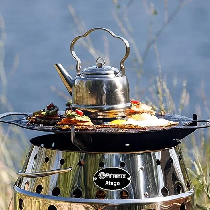 Petromax Atago Grillplatte, Plancha-Platte aus geöltem Stahl mit Antihafteffekt und steckbarem Trägergestell – Bild 5
