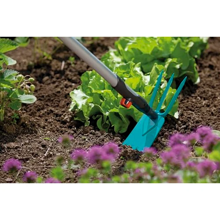 GARDENA combisystem-Gartenhacke: Hacke mit geradem Blatt, 3 Zinken, 9 cm Arbeitsbreite, aus hochwertigem Qualitätsstahl, Duroplast-beschichtet (3219-20) – Bild 6