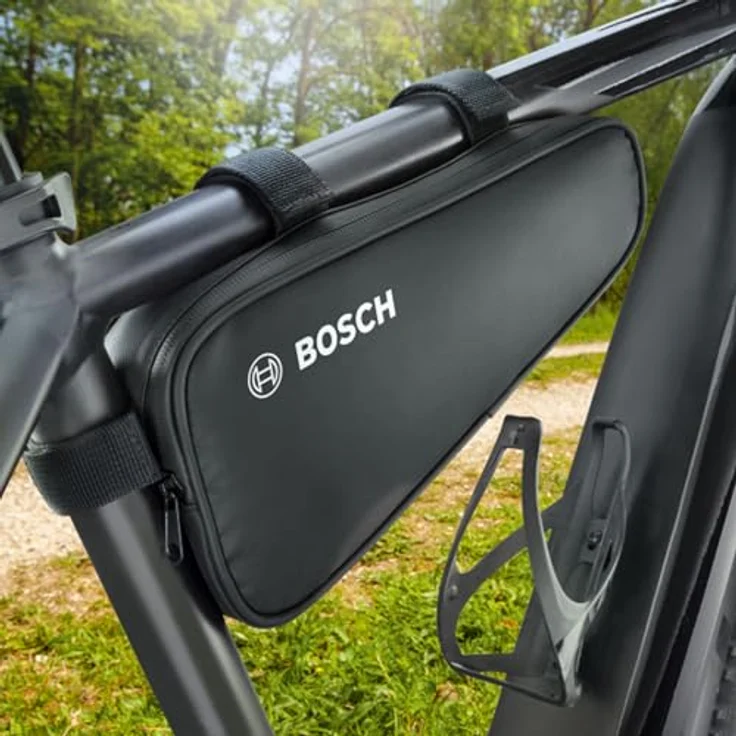 Bosch EasyPump elektrische Fahrradpumpe/Luftpumpe/Mini Kompressor (3,0 Ah Akku; 3,6 Volt; Autostop-Funktion; 150 PSI; 10,3 bar; LED; USB-C®; 3x Adapter; Fahrradtasche) – Bild 3