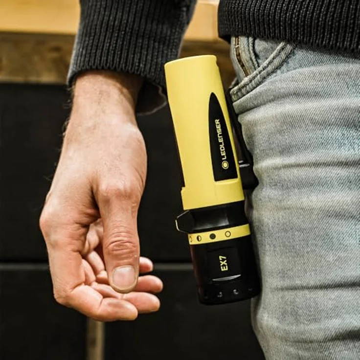 Ledlenser EX7, handliche fokussierbare Taschenlampe für Ex-Zone 0/20, Leuchtweite bis 120 m, inkl. Gürtelclip und 3 AA Batterien – Bild 5