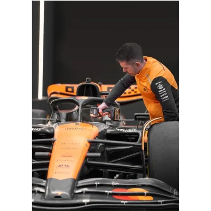 Dewalt DCF85MM2T-QW Akku-Schlagschrauber 18V, 4Ah, McLaren Edition, über 200 Nm Drehmoment, kompaktes Design, robuster Aluminium-Gehäuse   – Bild 4