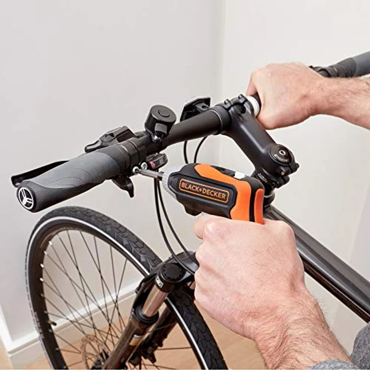 Black+Decker Akku-Schrauber (3.6 Volt, 5.5 Nm, mit LED-Licht, handlicher Schrauber für kleinere Schraubarbeiten, in Aufbewahrungsbox, inkl. USB-Schnell-Ladegerät und 10 Schrauberbits 25mm) BCF611CK – Bild 3