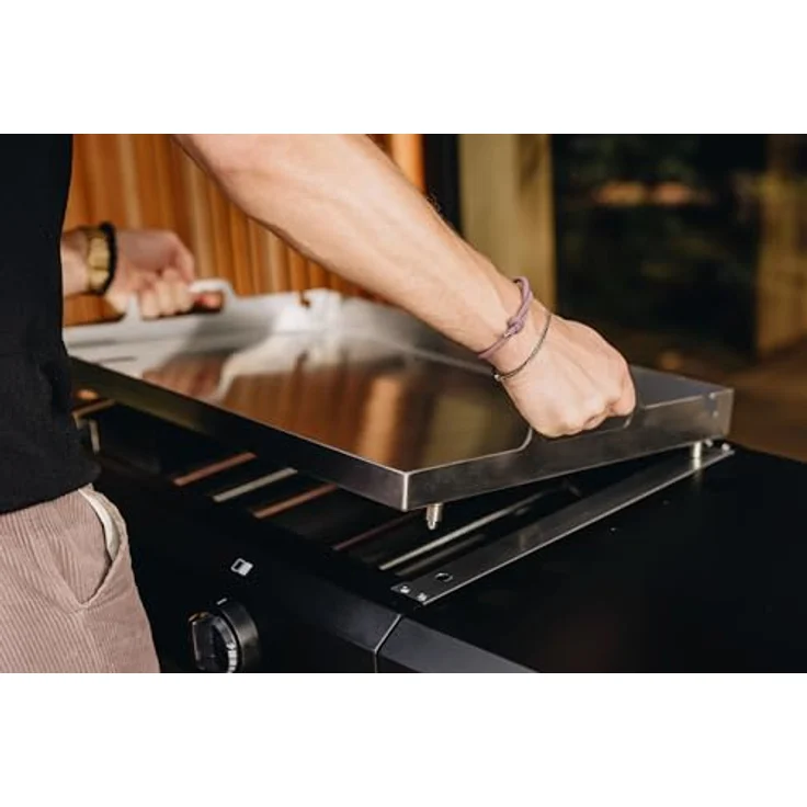 Enders Plancha-Grill Amaro 2, Edelstahl-Grill mit 2 stufenlos regulierbaren U-Brennern, 60 cm x 43,5 cm Grillfläche, abnehmbare Haube und praktisches Ablagefach – Bild 6